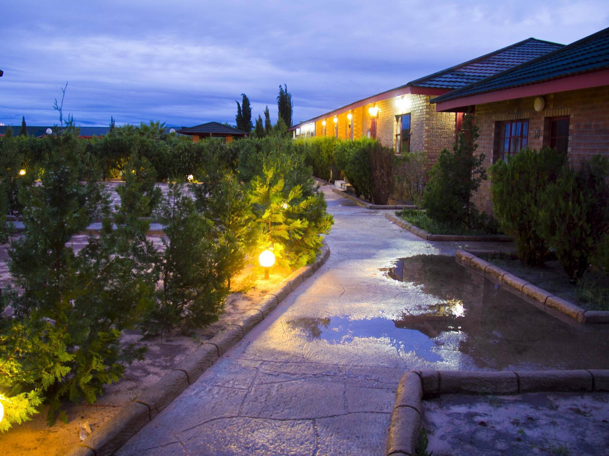 Hotel Cresta Jwaneng Esterno foto