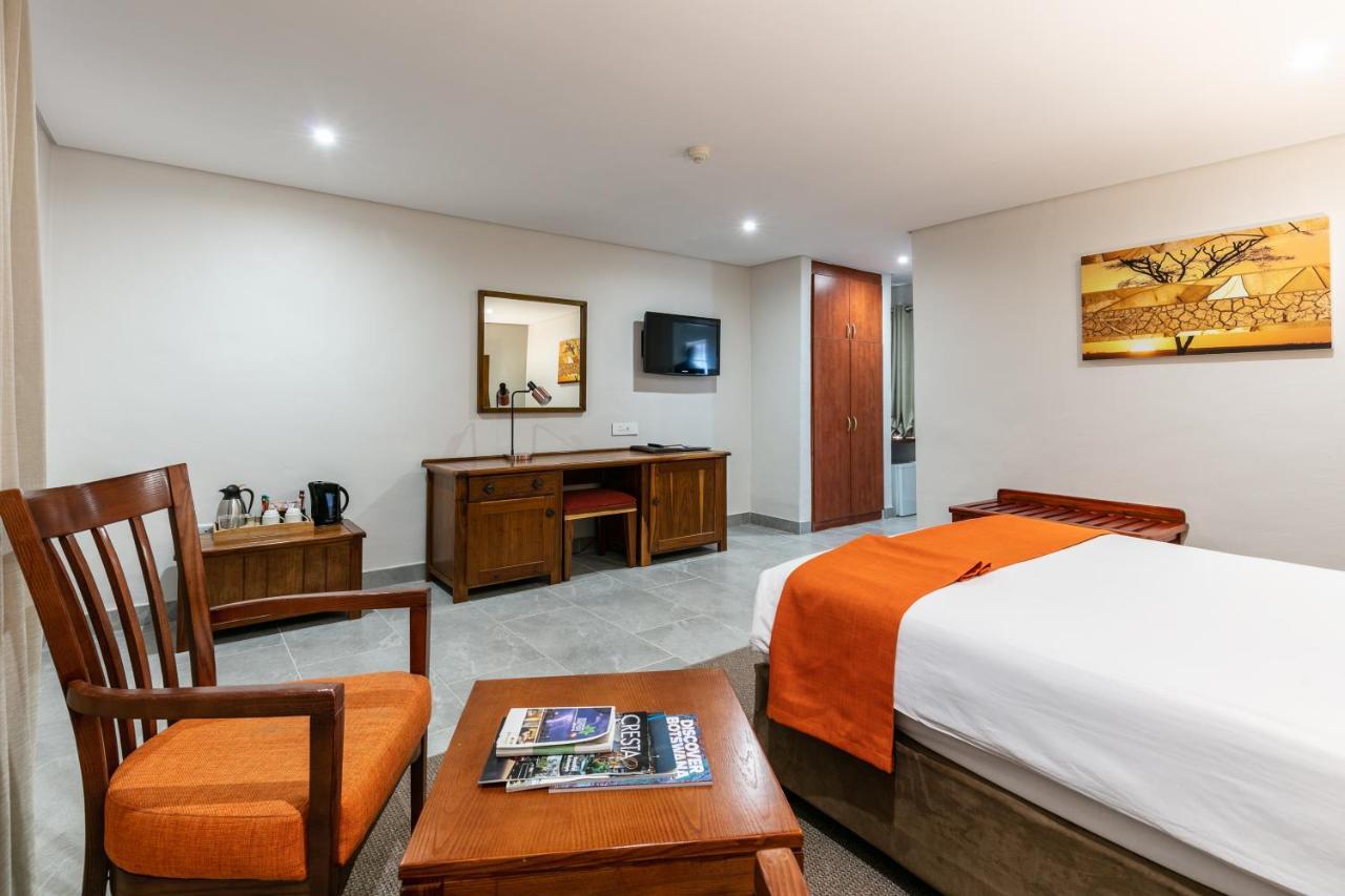 Hotel Cresta Jwaneng Esterno foto